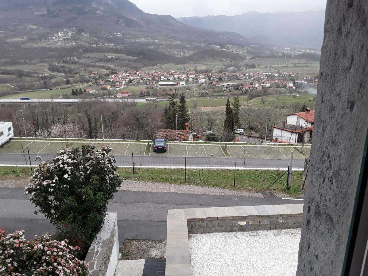 B & W Kriz Bed & Breakfast Ajdovščina Dış mekan fotoğraf